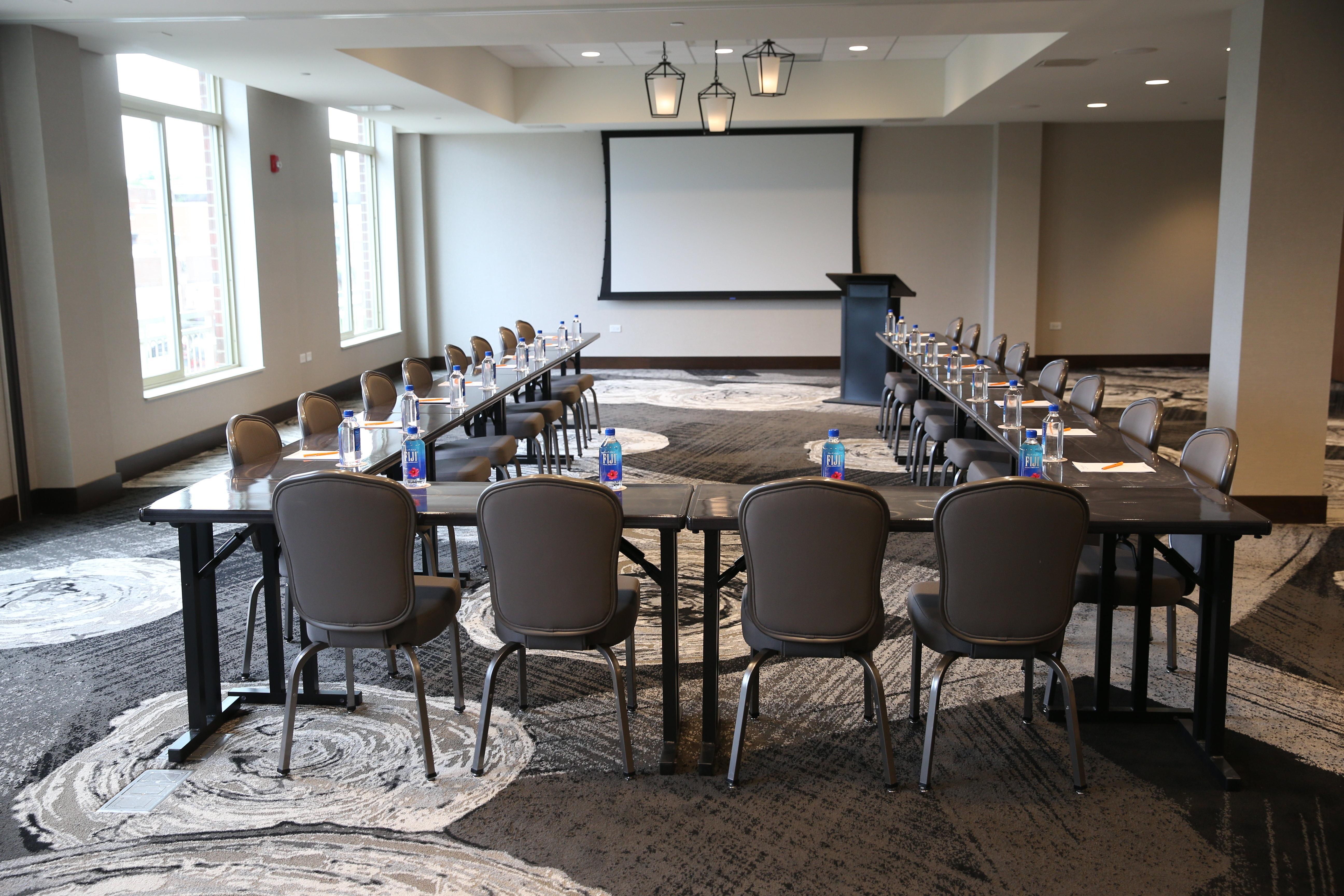 Hotel Indigo Naperville Riverwalk By Ihg מראה חיצוני תמונה