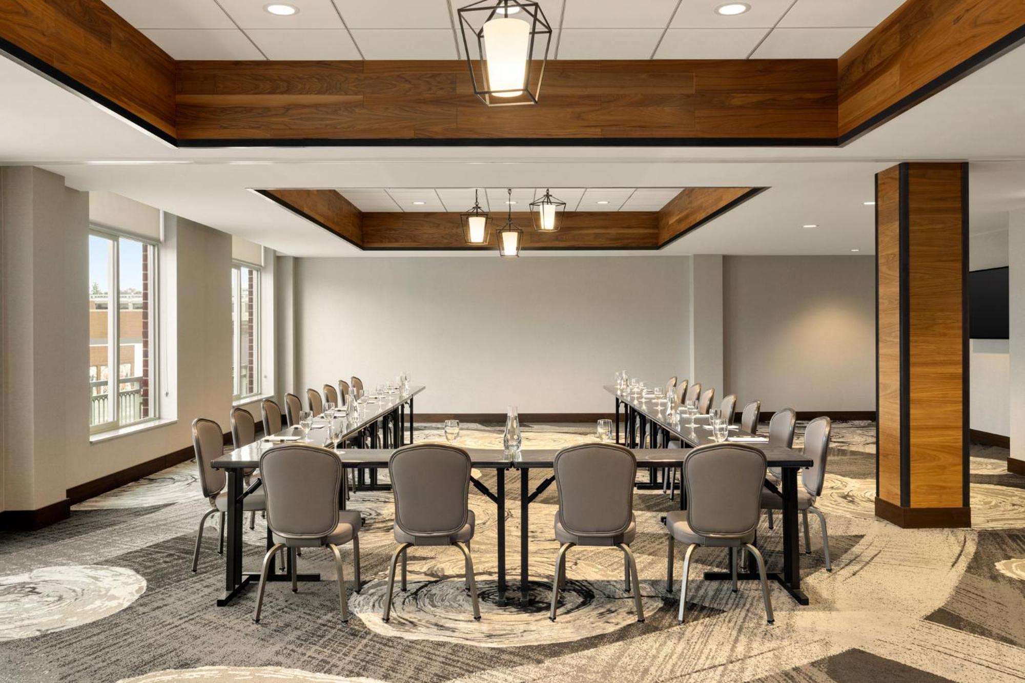 Hotel Indigo Naperville Riverwalk By Ihg מראה חיצוני תמונה